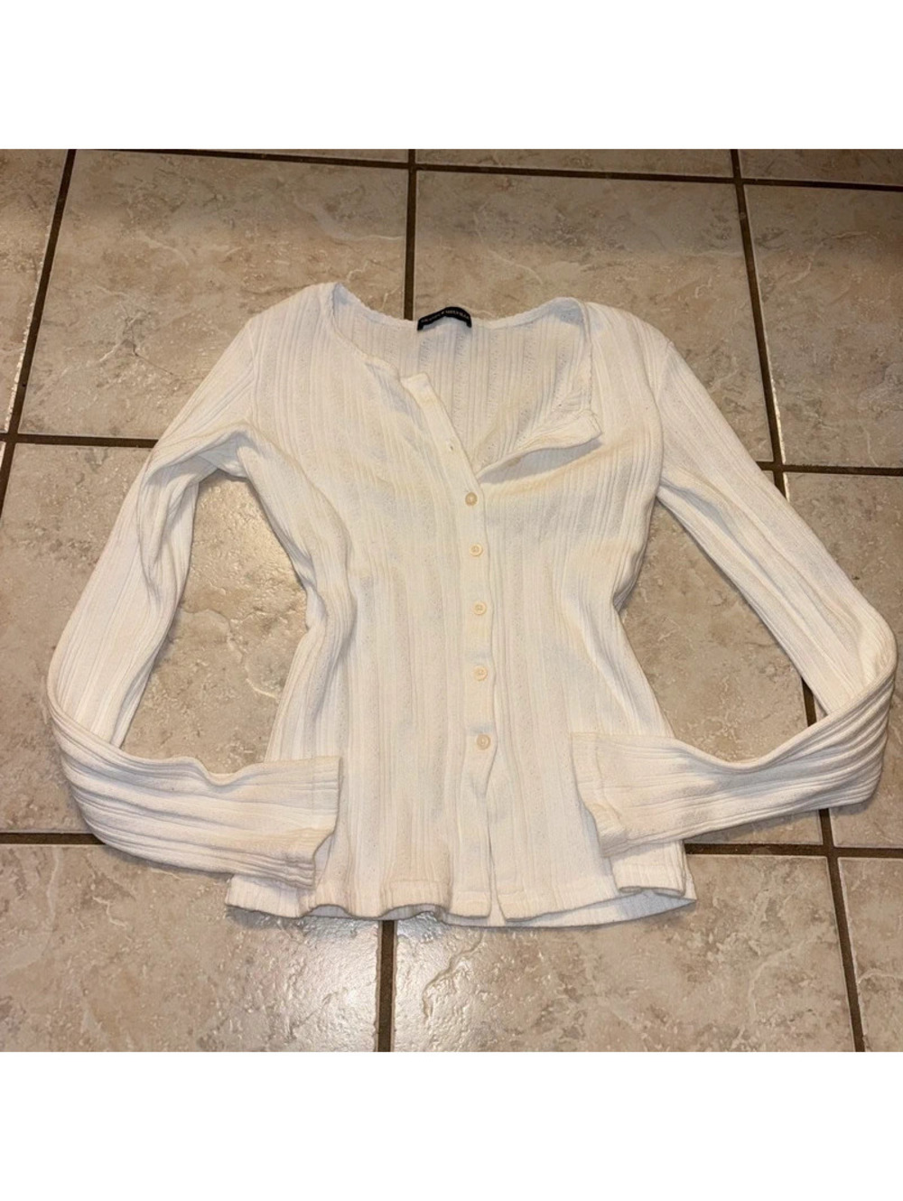 Brandy Melville Long Sleeve Fitted Button Up